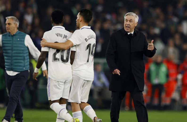 Ancelotti 'pasa' de las renovaciones