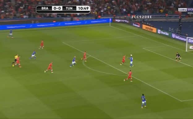 El desmarque le lleva a la misma situación que ante el Valencia u Osasuna, con una definición a la altura: cabezazo aprovechando la colocación del portero.