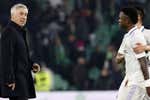 Florentino y Ancelotti: larga charla en las entrañas del Villamarín