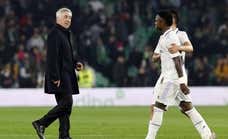 Florentino y Ancelotti: larga charla en las entrañas del Villamarín