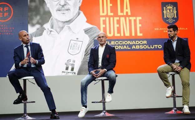 Rubiales, De la Fuente y Luque en la presentación del nueve seleccionador.  Archivo ABC
