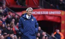 Pellegrini busca su quinta víctima en el banquillo del Manchester United