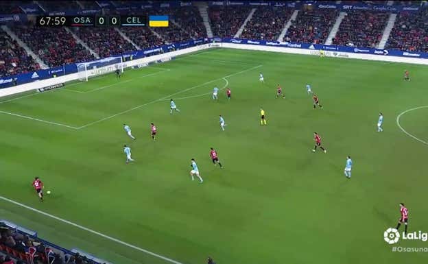 Abde recibe abierto y se prepara para encarar a Carles Pérez.