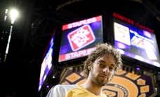 Más rebotes que Kareem, más asistencias que Shaq... los datos respaldan la retirada de la camiseta de Pau Gasol