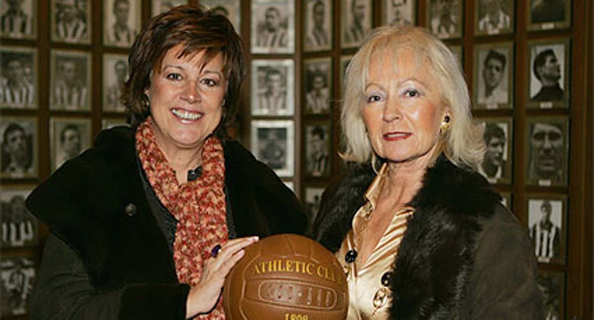 Ana Urquijo con Edurne Salamendi en 2006. /Athletic Club