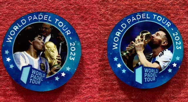 La moneda más futbolera del pádel