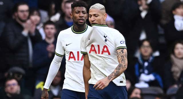 Richarlison estalla contra Conte: “Esta temporada está siendo una mierda”