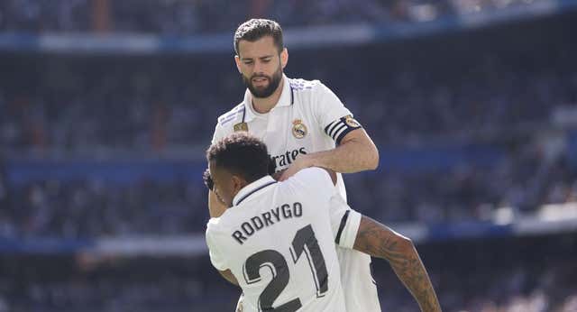 El Bernabéu y Ceballos piden a Nacho que se quede y él da esperanzas: «Se me ponen los pelos de punta»