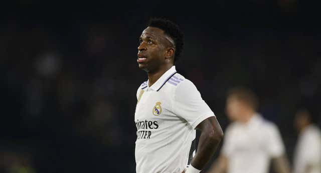 Vinicius cambia de actitud… pero no de opinión con los árbitros