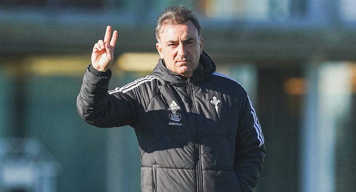 Carlos Carvalhal en un entrenamiento con el Celta. /RC Celta