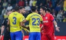 Durísima sanción al Cádiz: 17 partidos entre Iza, Ledesma y dos asistentes