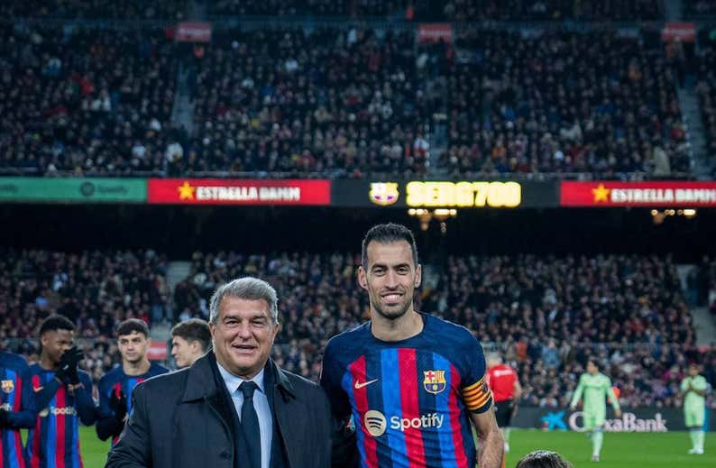 Busquets ya valora la oferta de renovación del Barça... pero Messi puede interponerse