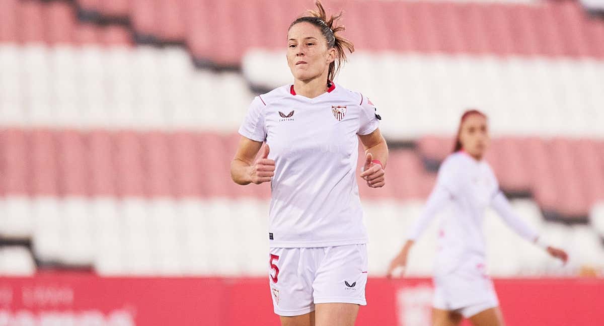 Eva Llamas con el Sevilla. /SEVILLA FC