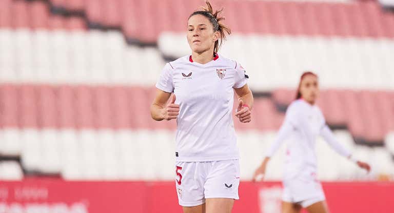 Eva Llamas con el Sevilla.