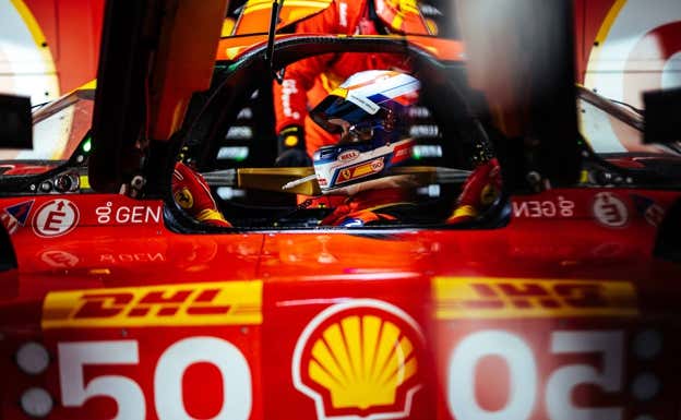 Miguel Molina, dentro del Ferrari 499P #50 en Sebring.  Ferrari