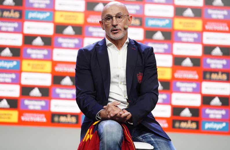 De la Fuente, sobre Ramos: «Tengo la buena costumbre de no airear las conversaciones privadas»