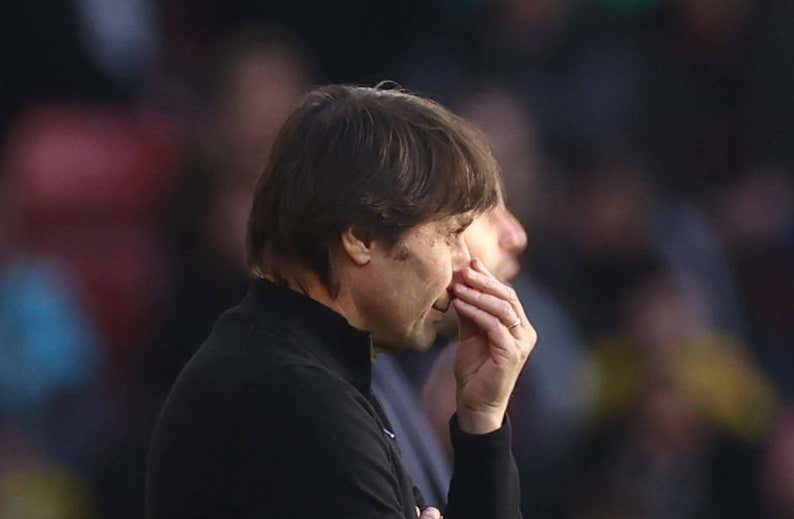 Conte ataca al dueño del Tottenham y los jugadores en una incendiaria rueda de prensa