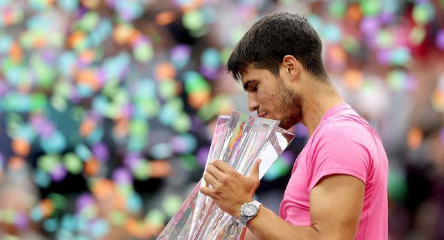 Alcaraz se doctora en Indian Wells y recupera el número uno