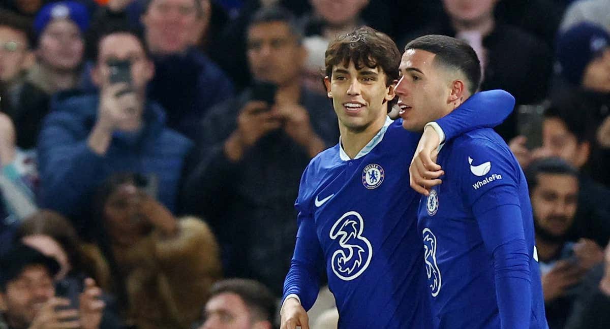 Joao Félix celebró su gol ante el Everton con Enzo Fernández. /REUTERS