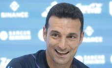 Scaloni: «Messi va a seguir viniendo hasta que él diga lo contrario»