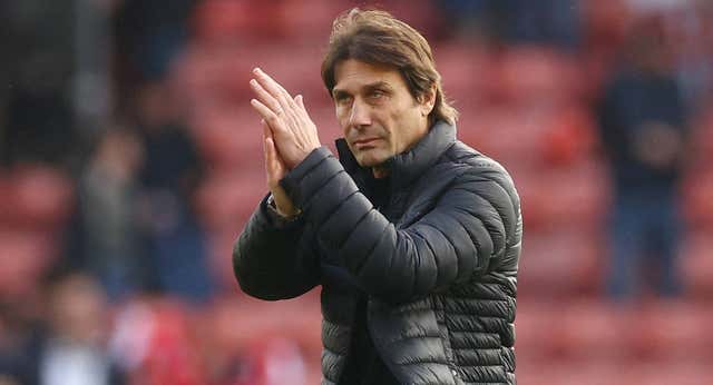 Sin títulos y fracaso en Champions: el Tottenham echa a Antonio Conte