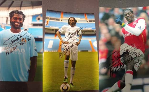 Las fotos firmadas por Adebayor que le regaló a Bala, su peluquero. Relevo