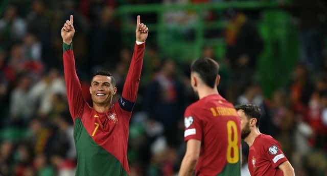 Otro récord de Cristiano Ronaldo para la posteridad que celebra con doblete