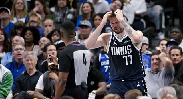 La NBA multa a Luka Doncic con 35.000 dólares por su polémico gesto contra los árbitros