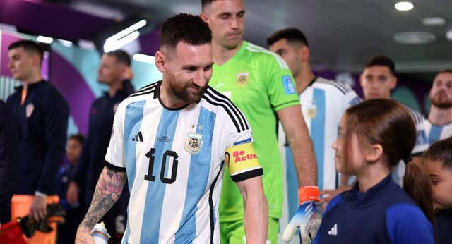 Agüero pone en jaque a Laporta con el regreso de Messi