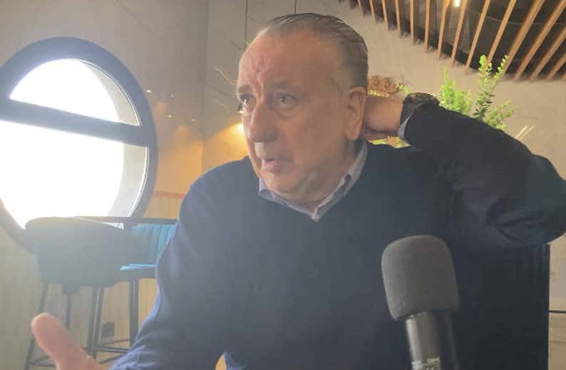 El fichaje más difícil del Villarreal: «Me cabreé y le dije que si pagaba yo la cena lo cerrábamos»