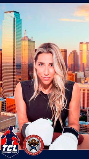 Cartel de Jennifer Miranda con los Dallas Enforcers. JL Martínez