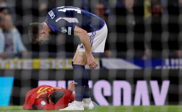 Christie recrimina a Pedro Porro un lance del partido en el minuto 26.  REUTERS