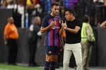 Avanzar a Eric al centro del campo, opción que gana enteros para Xavi