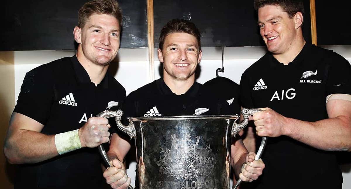Jordie, Beauden y Scott celebrando la conquista de la Bledisloe Cup ante Australia. /Beauden Barrett