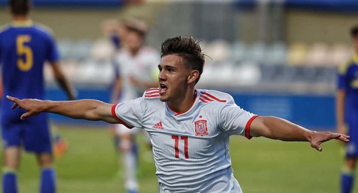 Nacho Díaz celebra uno de sus goles con las inferiores de España./Instagram: @nachodiaz9