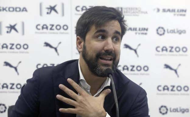 Javier Solís, director corporativo del club.  EFE.