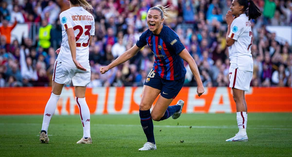 Fridolina Rolfö marca gol ante la Roma. /FC BARCELONA