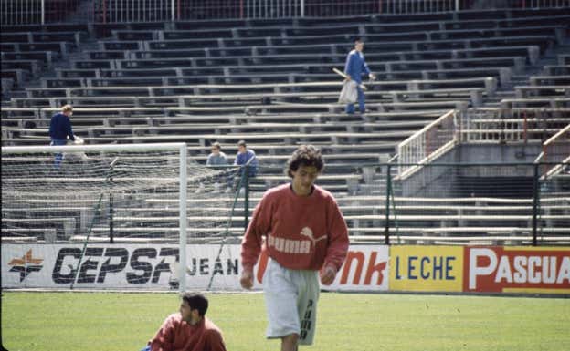 Juanma López, en primer término; y Juan Sabas, tumbado, en 1993.