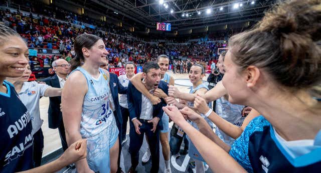 Perfumerías Avenida tira de defensa para meterse en la final