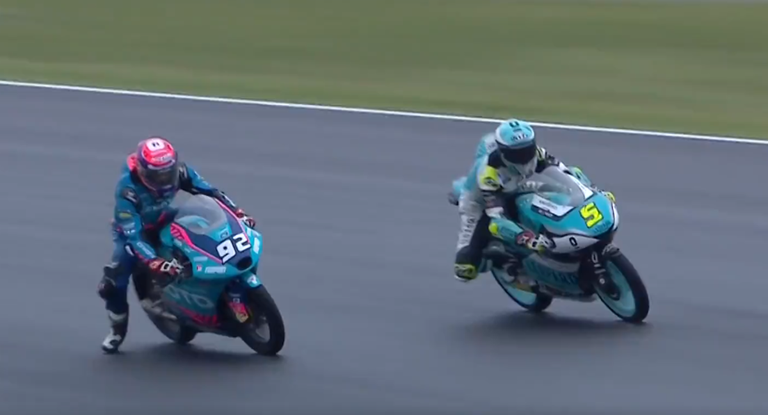 David Almansa (izq.) y Jaume Masia (der.) durante el GP de Argentina.