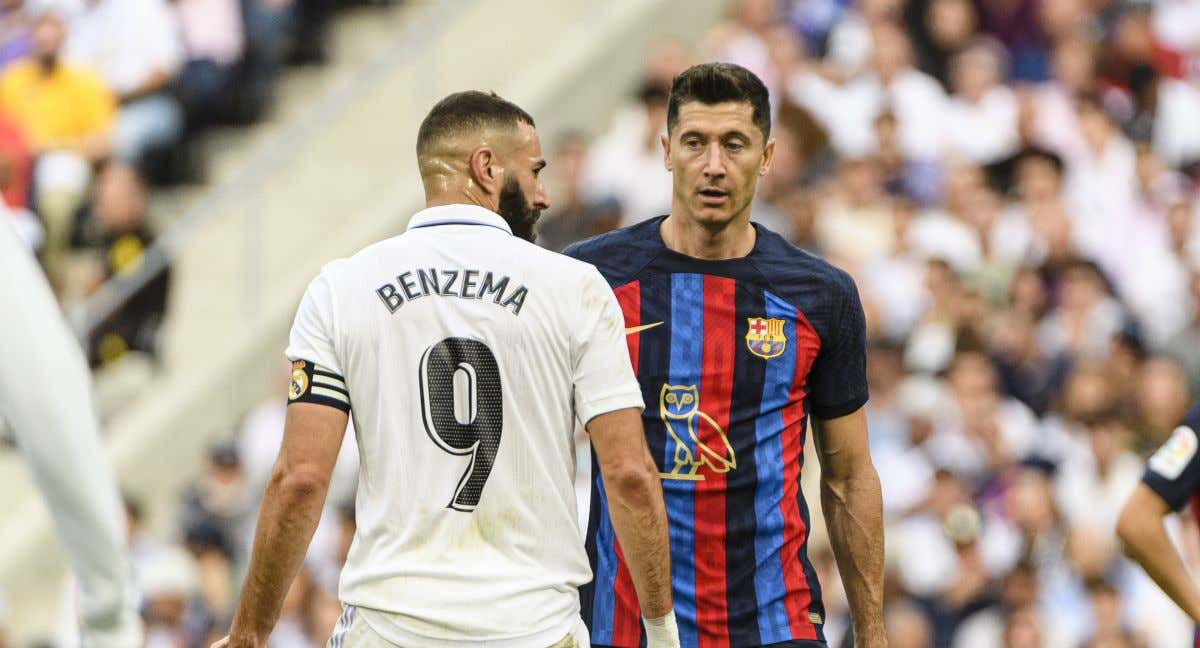 Benzema y Lewandowski, en un Clásico./GETTY