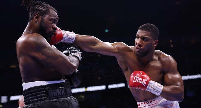 Joshua vuelve con sopor: necesita las cartulinas para ganar a Franklin