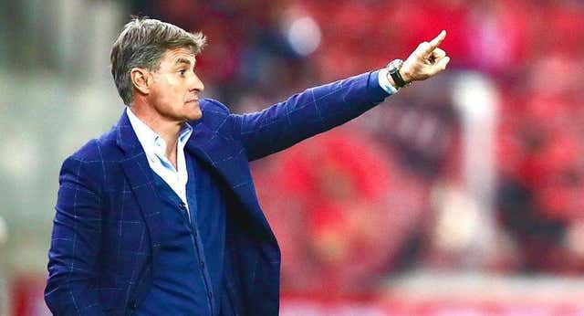 Míchel, harto, dimite de Olympiacos a pesar de los buenos resultados