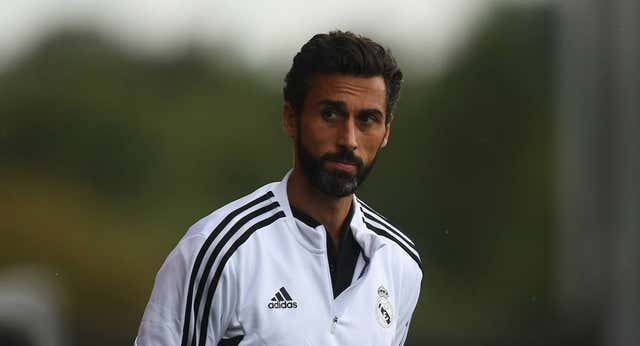 Arbeloa no se inmuta ante las primeras quinielas con su nombre en el Bernabéu