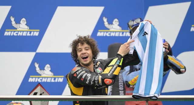 Bezzecchi devuelve a Valentino Rossi a lo más alto de MotoGP