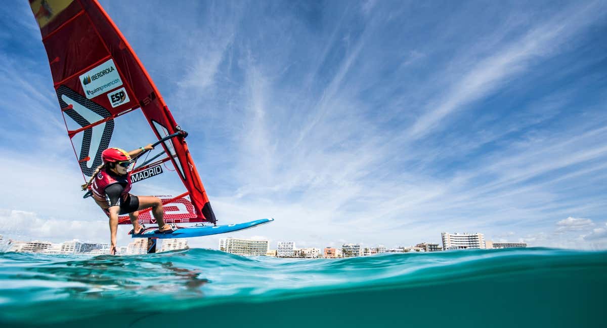 Pi Lamadrid aspira a todo en IQFoil. /SAILING ENERGY