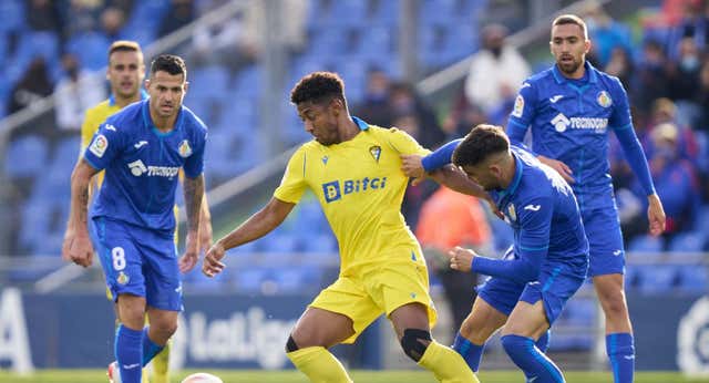 El Cádiz denuncia en LaLiga al Getafe por ‘tocar’ al Choco Lozano