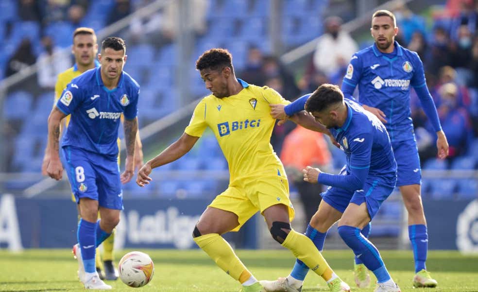 El Cádiz denuncia en LaLiga al Getafe por ‘tocar’ al Choco Lozano