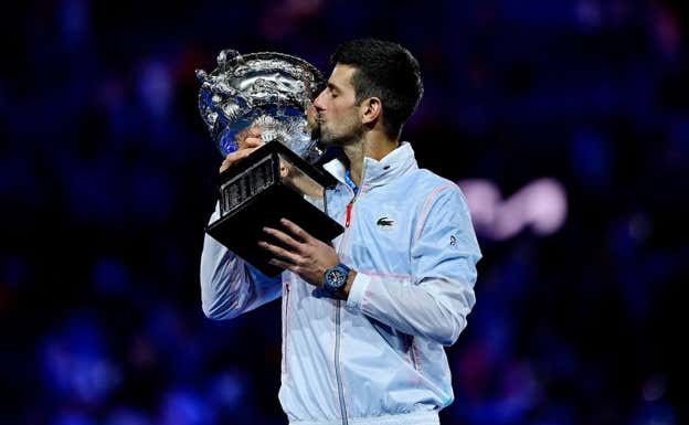 Novak Djokovic es el tenista que más dinero en premio ha ganado en la historia, más de 167 millones. MANAN VATSYAYANA / AFP