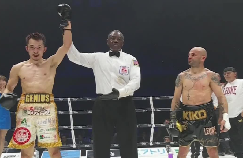 Reiya Abe termina con el sueño de despedida de Kiko Martínez